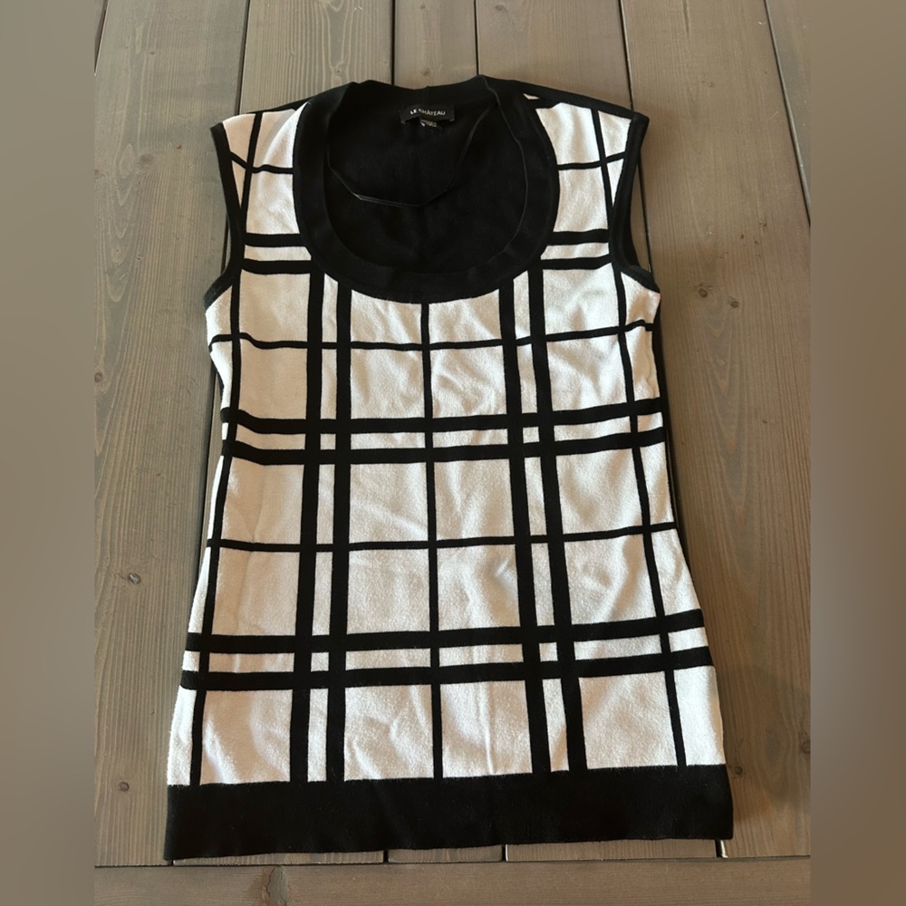 Le Chateau sweater - size small - black and white